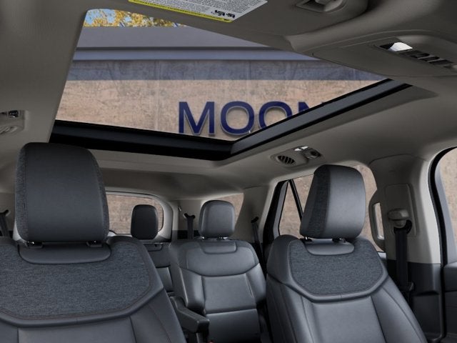 2027 Ford Explorer 4DR 4WD ACTIVE