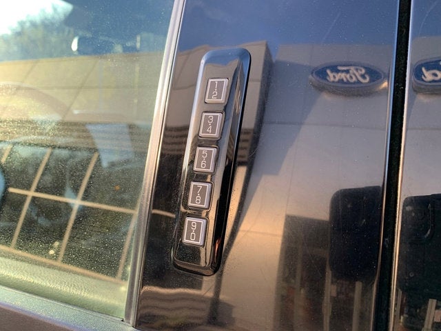 2022 Ford Super Duty F-350 SRW LARIAT