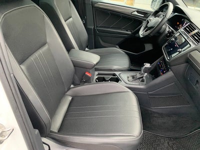 2023 Volkswagen Tiguan SE R-Line Black