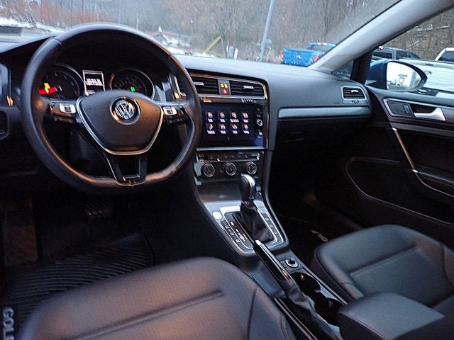 2019 Volkswagen Golf SE