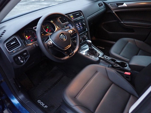 2019 Volkswagen Golf SE
