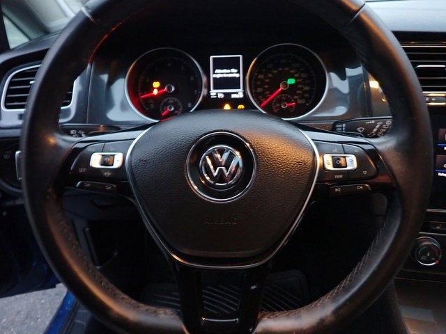 2019 Volkswagen Golf SE