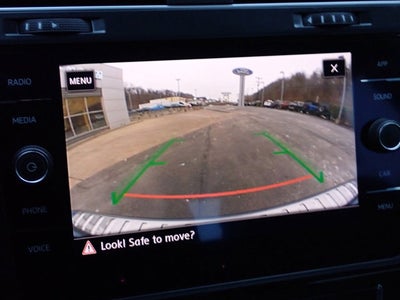 2019 Volkswagen Golf SE