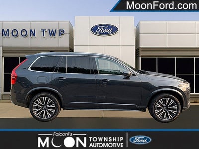 2022 Volvo XC90 Momentum