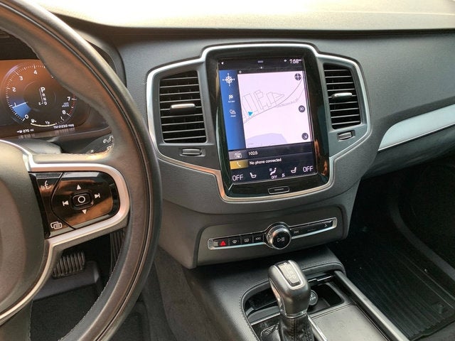 2022 Volvo XC90 Momentum