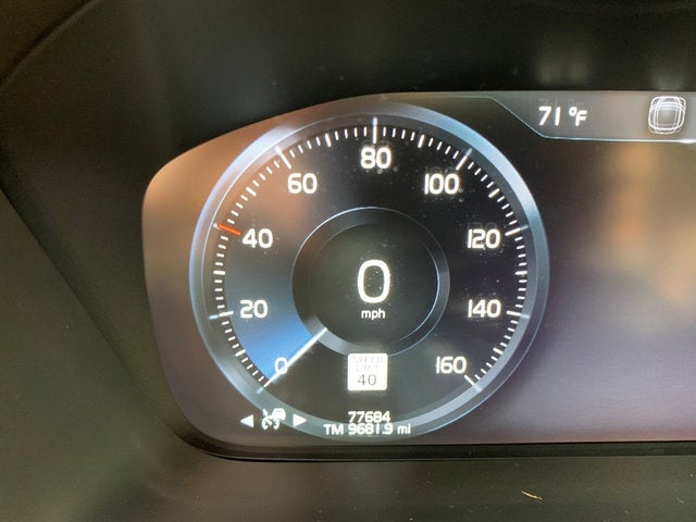 2022 Volvo XC90 Momentum