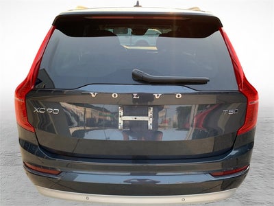 2022 Volvo XC90 Momentum