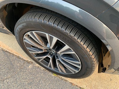 2022 Volvo XC90 Momentum